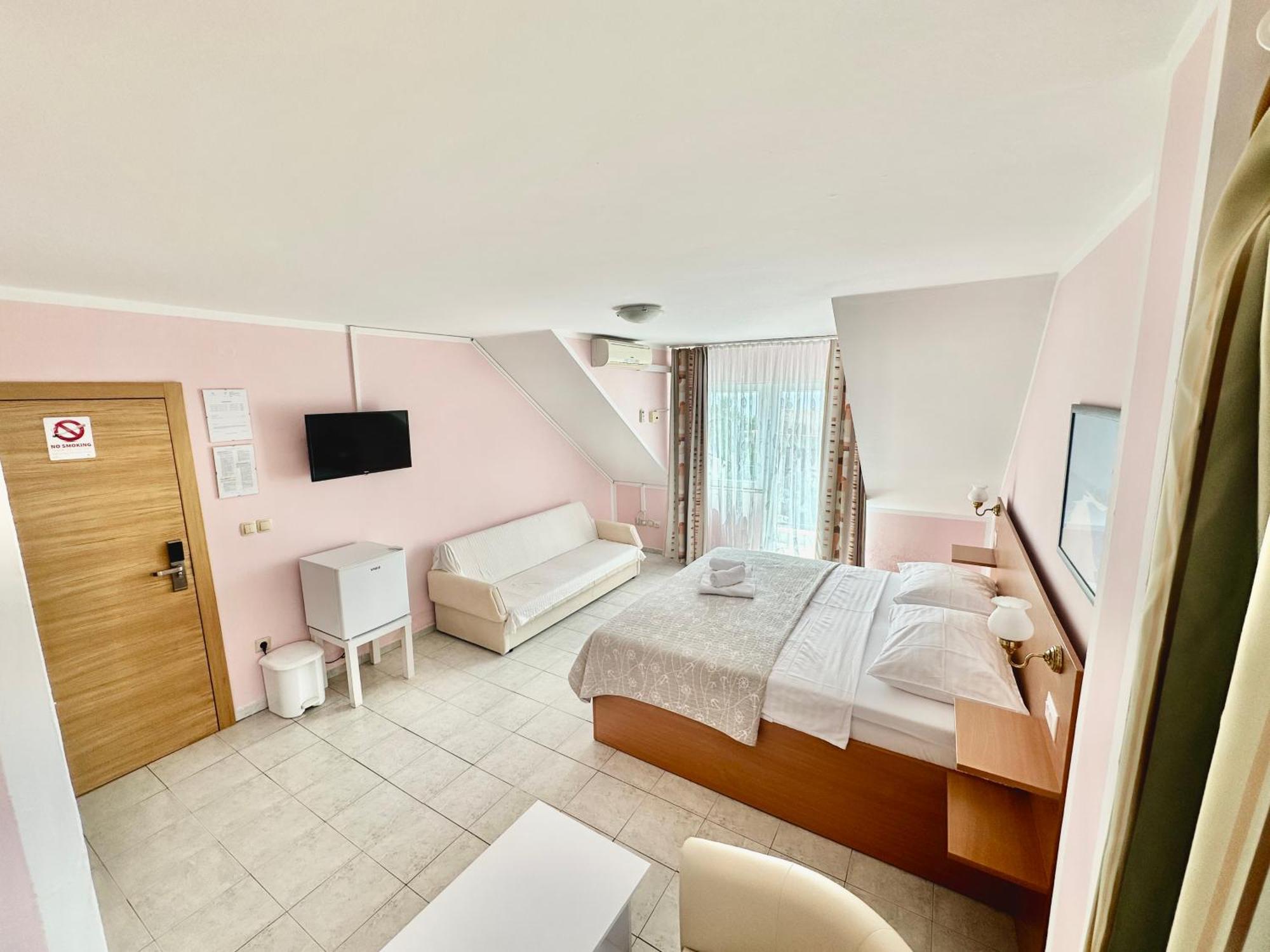Pansion Begic Hotel Omiš Eksteriør billede