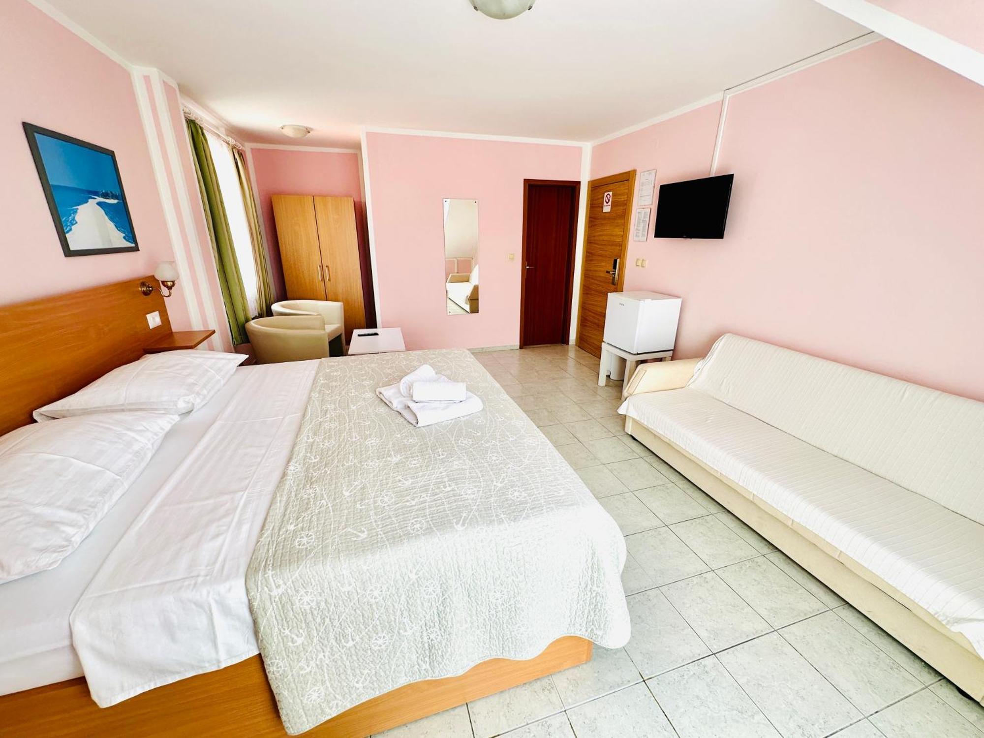 Pansion Begic Hotel Omiš Eksteriør billede