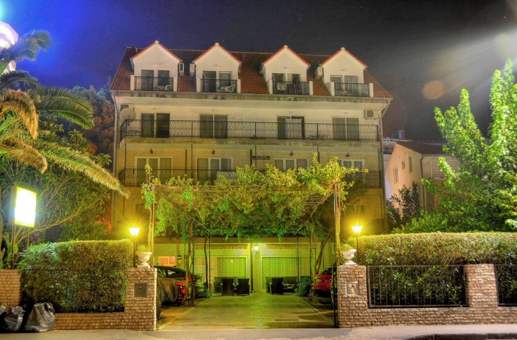 Pansion Begic Hotel Omiš Eksteriør billede