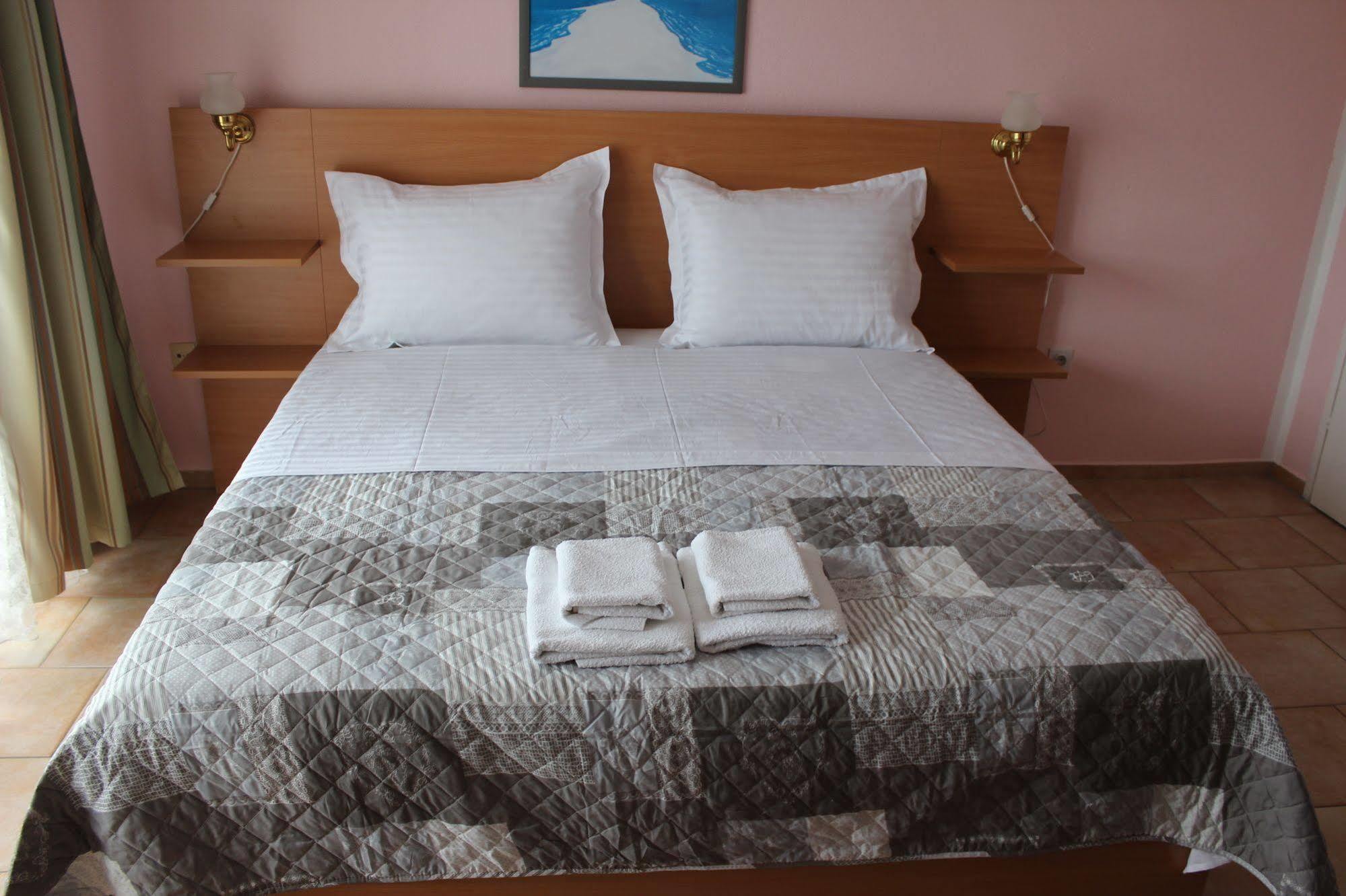 Pansion Begic Hotel Omiš Eksteriør billede