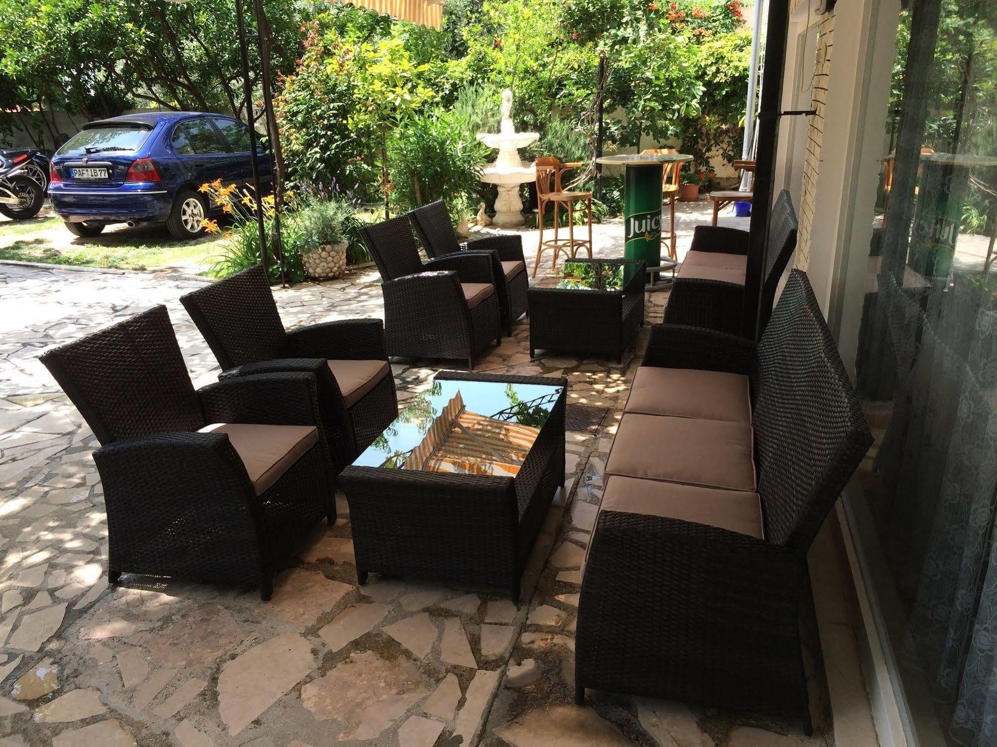 Pansion Begic Hotel Omiš Eksteriør billede