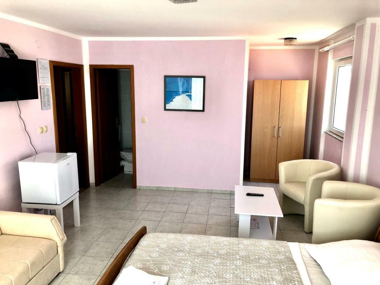 Pansion Begic Hotel Omiš Eksteriør billede